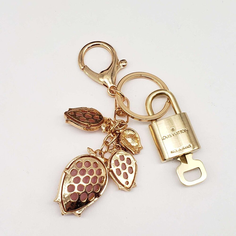 LV Gold Padlock Authentic 🔑 Luxury Bag Charm w/ Unbranded Flower Keychain - Picture 4 of 7
